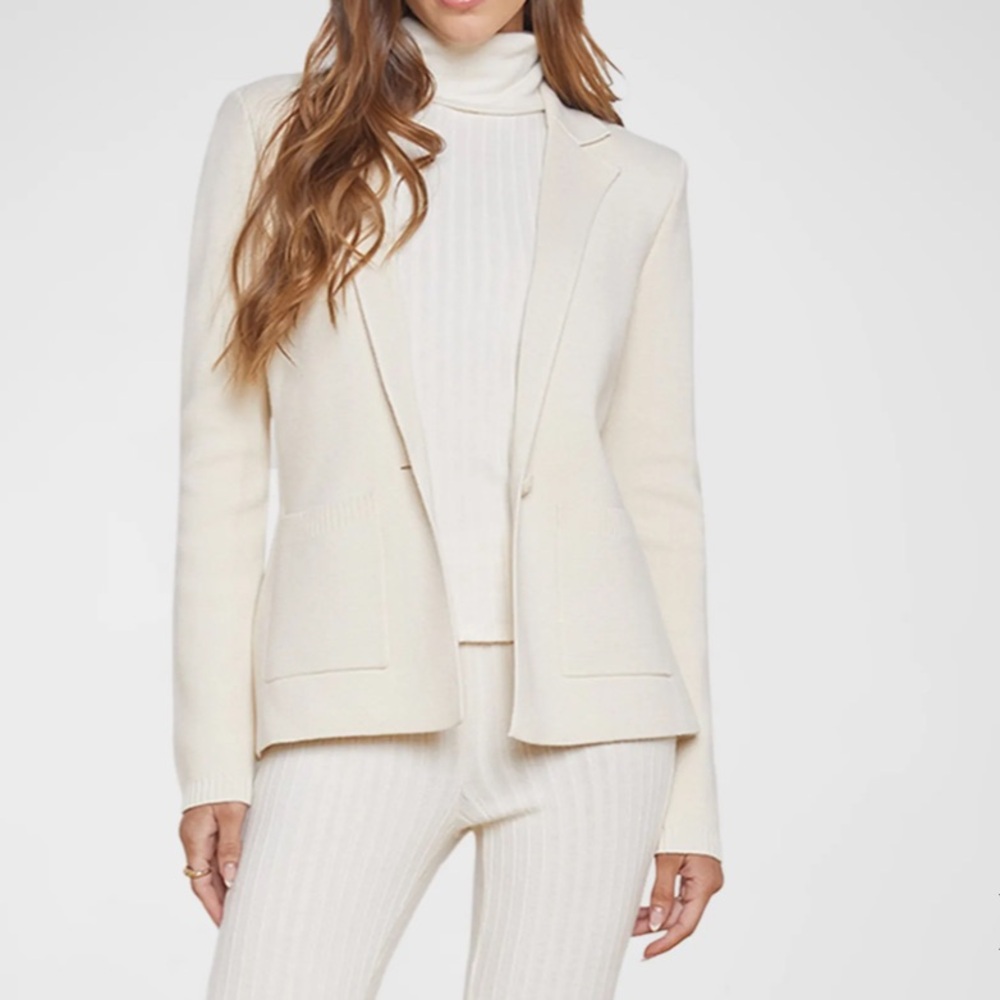 🤍L’agence Lacey knit blazer in porcelain! (Cream / off white), like new! Size M